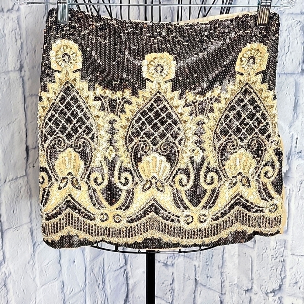 FOREVER‎ 21 Beaded and Sequined Mini Skirt Small